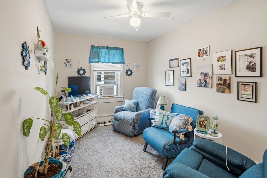 More Photos Of 400 Thames St, Bristol Multifamily For Sale