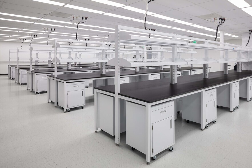 More Photos Of 6138-6150 Nancy Ridge Dr, San Diego Research And Development For Lease