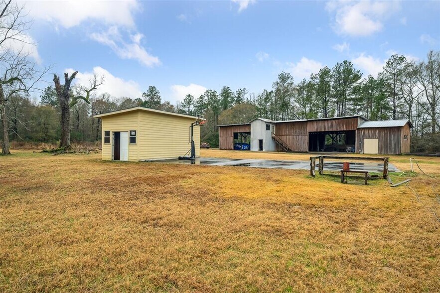 More Photos Of 21405 FM 787 Rd W, Cleveland Warehouse For Sale