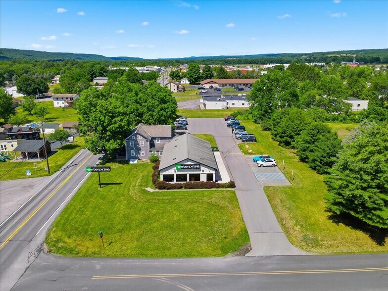 More Photos Of 1105 Scott St, Brodheadsville Freestanding For Sale