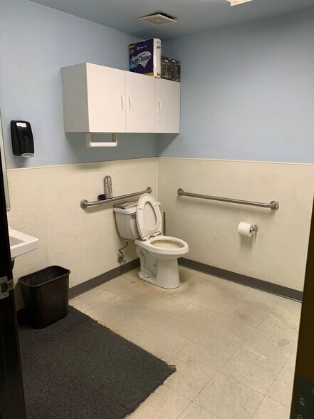 More Photos Of 4364 E Alexander Rd, Las Vegas Warehouse For Lease