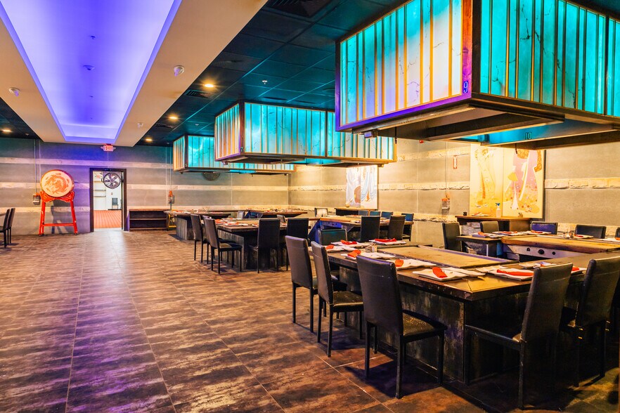 More Photos Of 347 Shattuck Way, Newington General Retail For Sale