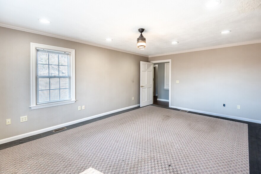 More Photos Of 3386 N State Route 123, Lebanon Office For Sale