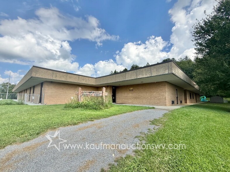 More Photos Of 410 Kennedy St, Elkins Schools For Sale