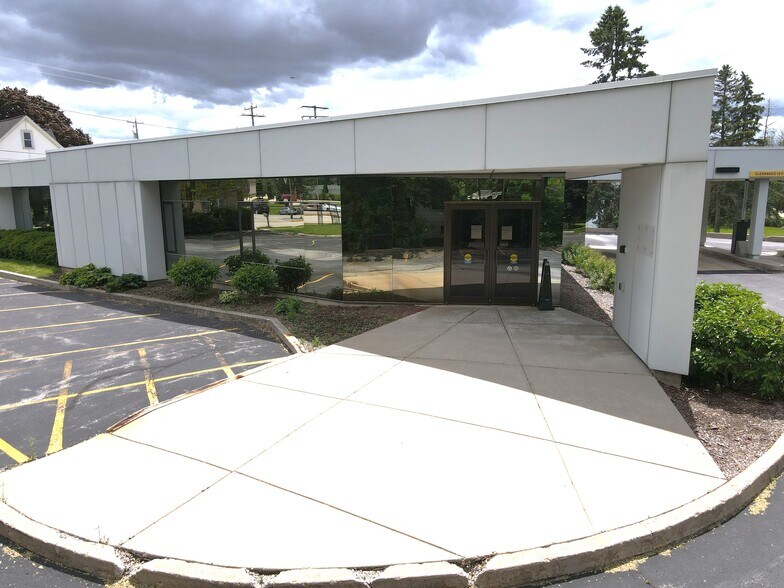 More Photos Of 201 Allen St, Random Lake Bank For Sale