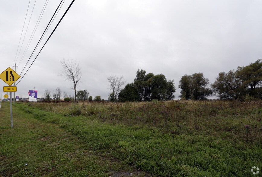 Primary Photo Of 2322 10th Line Rd, Ottawa General Retail For Sale
