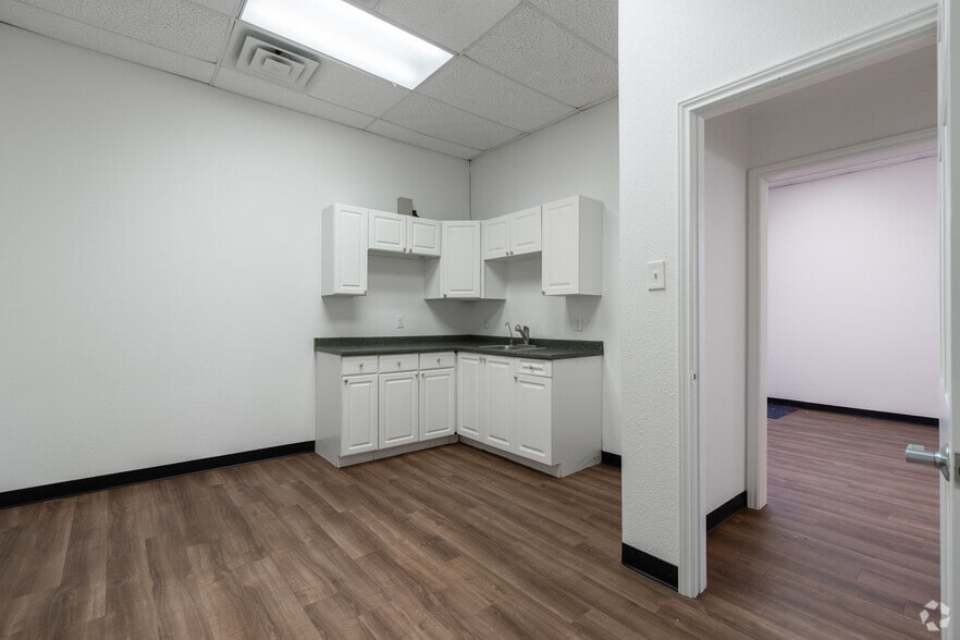 More Photos Of 1911 Old Denton Rd, Carrollton Unknown For Lease