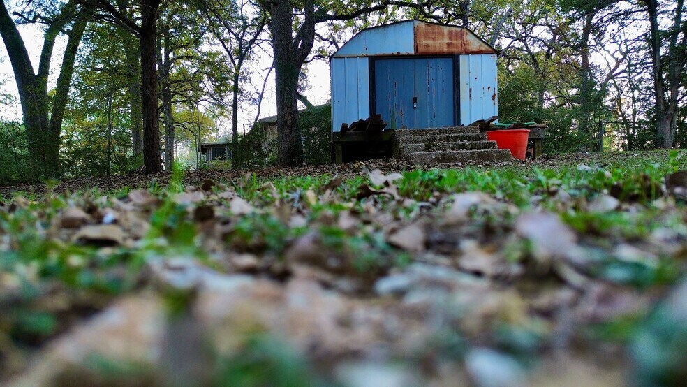 More Photos Of 9278 N Highway 77, Lexington Flex For Sale