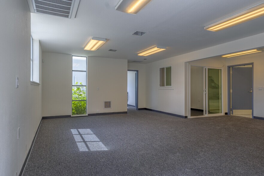 More Photos Of 2995 Dutton Ave, Santa Rosa Warehouse For Lease