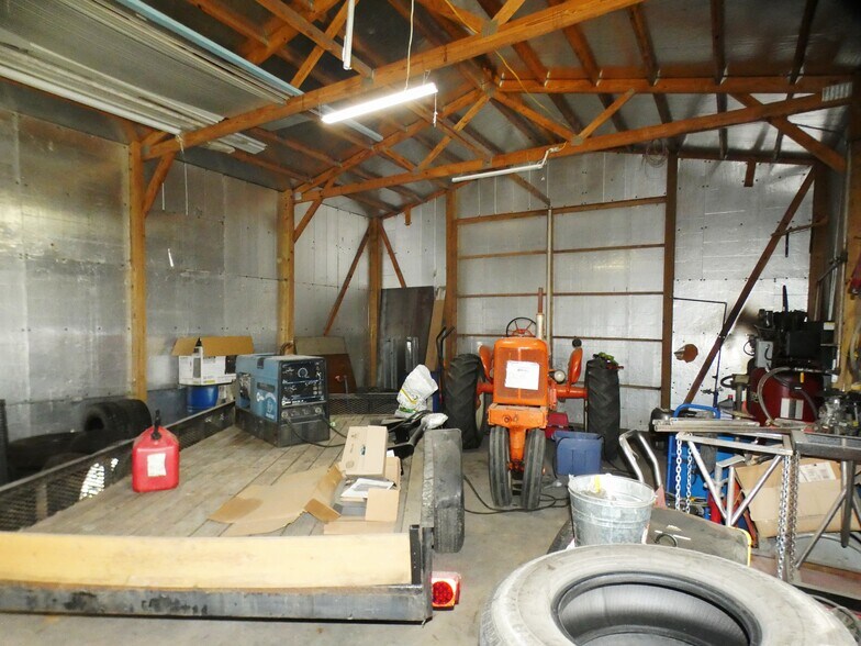 More Photos Of 105 W Water St, Pinckneyville Specialty For Sale