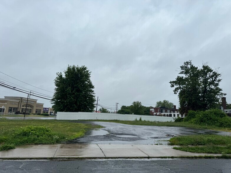More Photos Of 481 New Park Ave, West Hartford Land For Sale