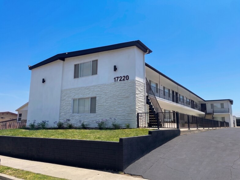 Primary Photo Of 17220 Grevillea Ave, Lawndale Apartments For Sale