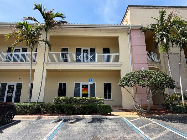 More Photos Of 125 W Indiantown Rd, Jupiter Medical For Lease