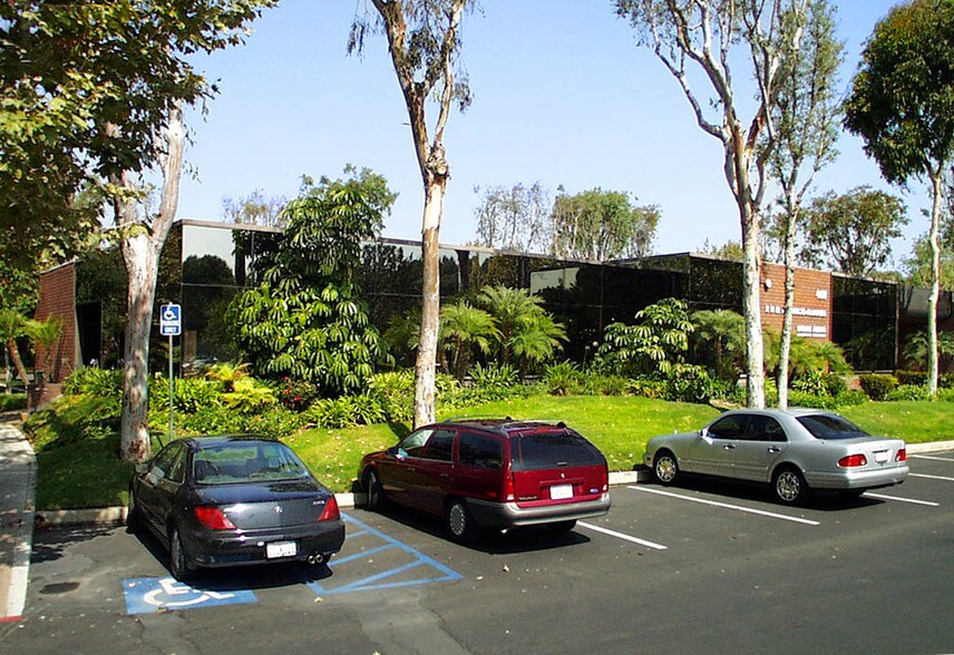 More Photos Of 4611 Teller Ave, Newport Beach Medical For Lease