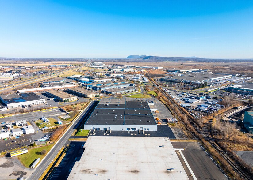 More Photos Of 1375 Rue Newton, Boucherville Industrial For Sale