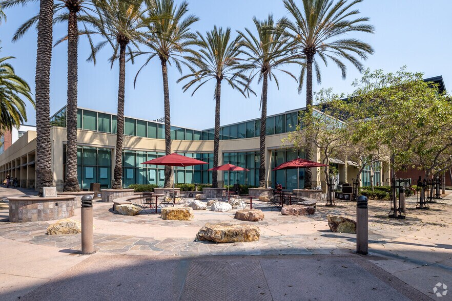 More Photos Of 131-195 W Center Street Promenade, Anaheim Storefront For Sale