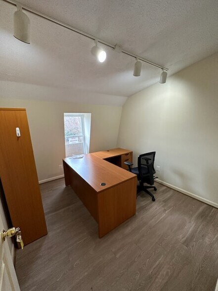 More Photos Of 7252 Benedict Ave, Benedict Storefront Retail Office For Lease