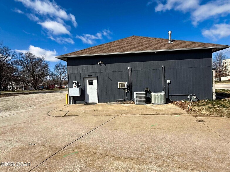 More Photos Of 622 6th St, Oswego Restaurant For Sale