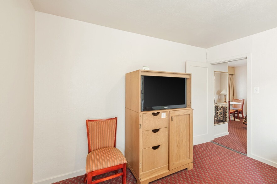 More Photos Of 7525 Mission St, Daly City Hotel For Sale