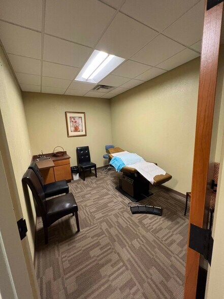 More Photos Of 4229 Frederick Ave, Saint Joseph Restaurant For Sale