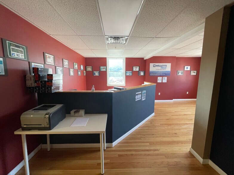 More Photos Of 446 N Mechanic St, Cumberland Office For Sale