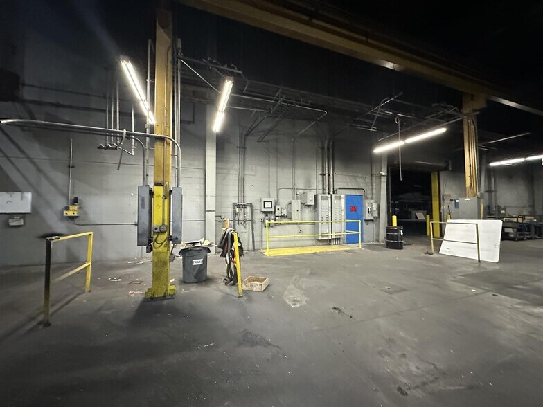 More Photos Of 1011 Veterans St, Mauston Manufacturing For Sale