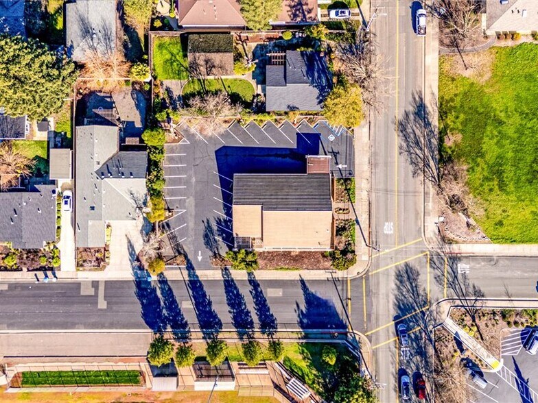 More Photos Of 1105 University St, Healdsburg Religious Facility For Sale