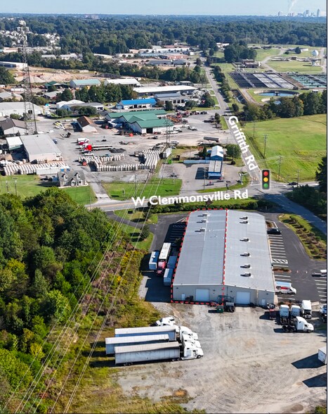 More Photos Of 2400 W Clemmonsville Rd, Winston-Salem Warehouse For Lease