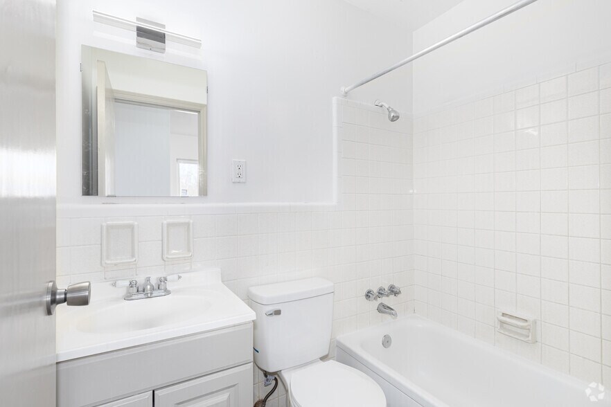 More Photos Of 5474-5484 Bahama Ter, Cincinnati Apartments For Sale