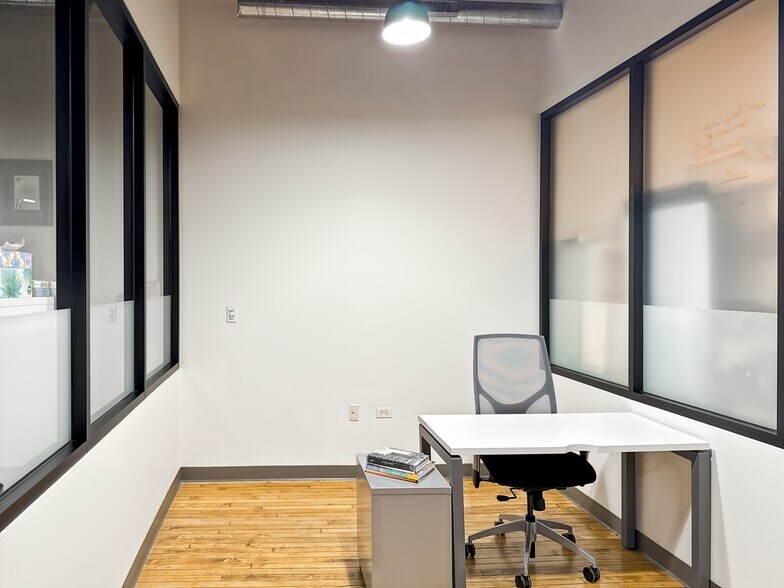 More Photos Of 320 W Ohio St, Chicago Coworking Space