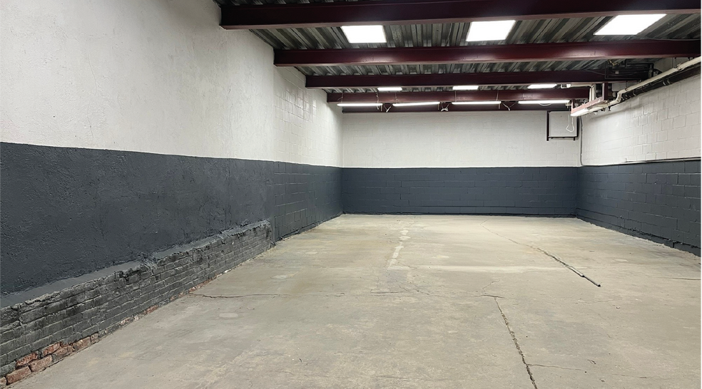 More Photos Of 1046 47th Ave, Long Island City Industrial For Lease