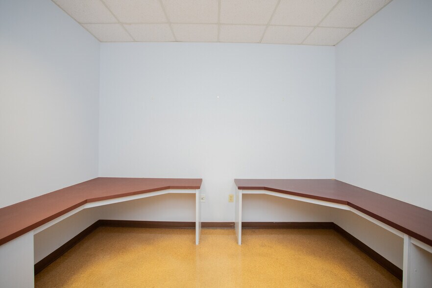 More Photos Of 80 American Wy, Natural Bridge Station Industrial For Lease