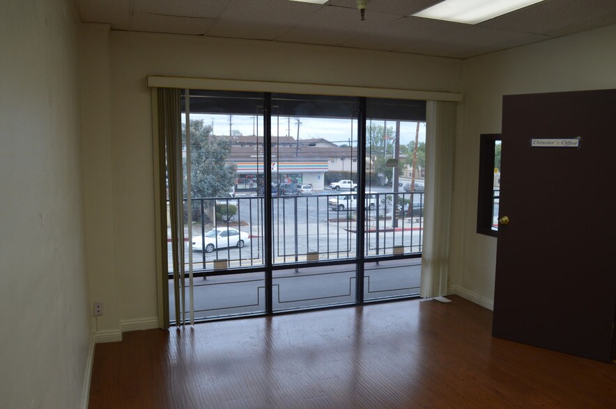 More Photos Of 1455 Monterey Pass Rd, Monterey Park Office Residential For Lease