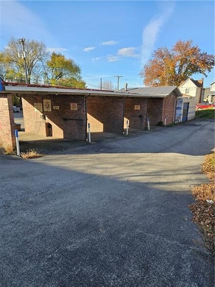More Photos Of 617 Pearson St, New Castle Carwash For Sale