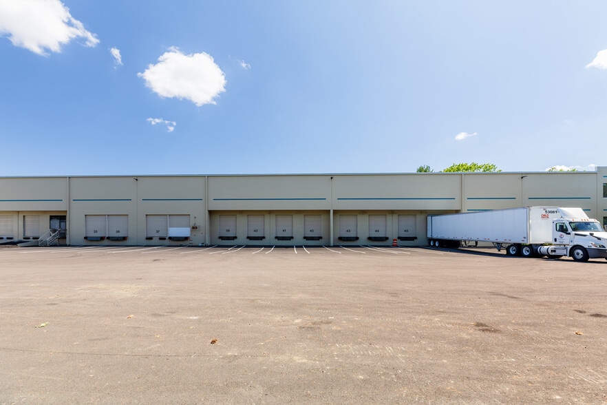 More Photos Of 15951-15999 SW 72nd Ave, Portland Unknown For Lease