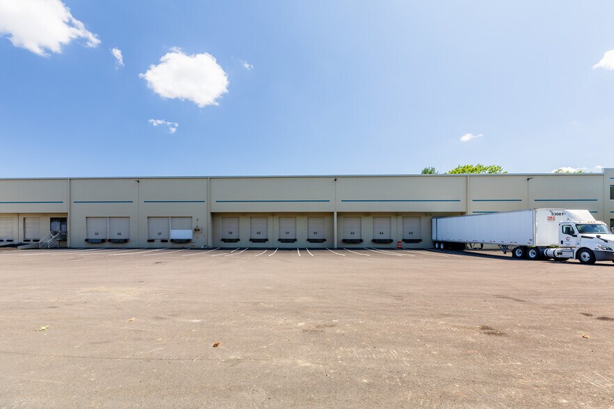 More Photos Of 7342-7380 SW Kable Ln, Portland Warehouse For Lease