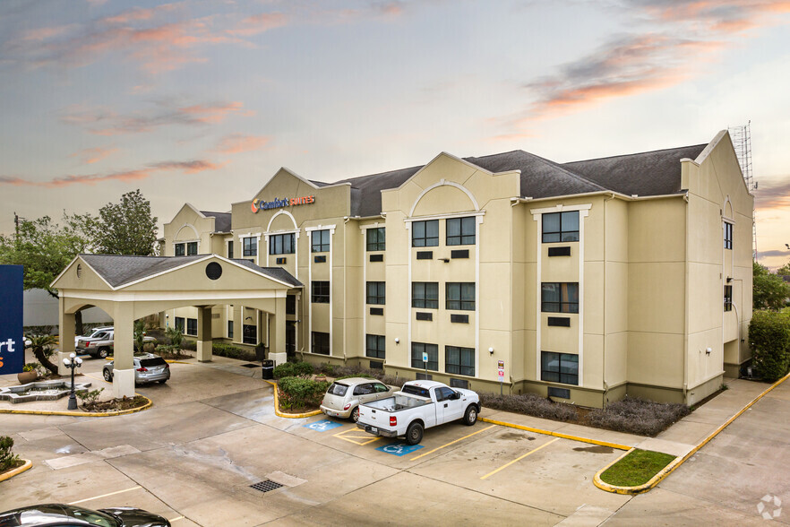 Primary Photo Of 6221 Richmond Ave, Houston Hotel For Sale