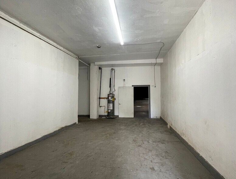 More Photos Of 2519-2521 Randolph St, Huntington Park Manufacturing For Sale