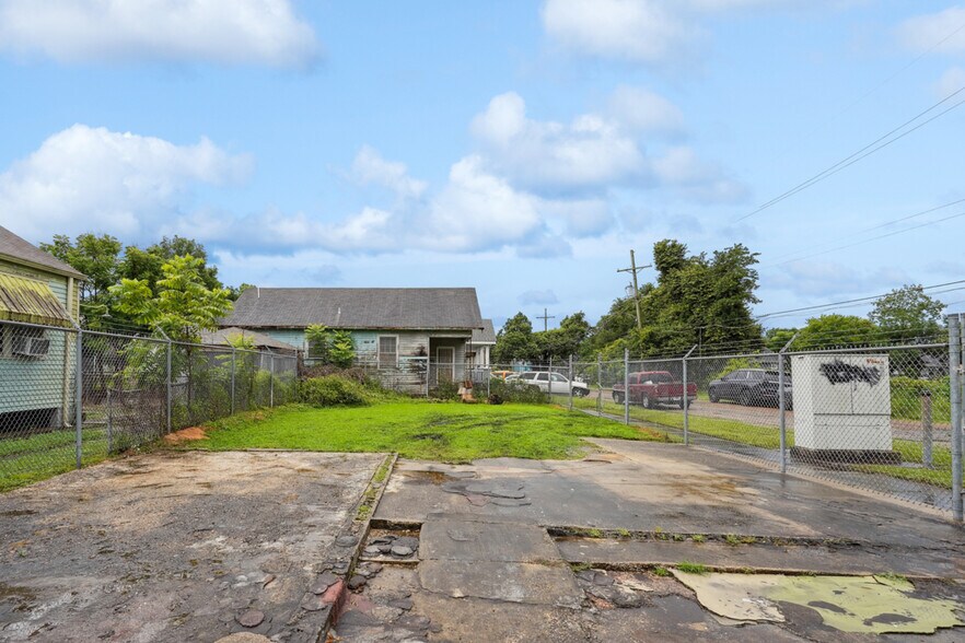 More Photos Of 5700 St Claude Ave, New Orleans Storefront For Sale