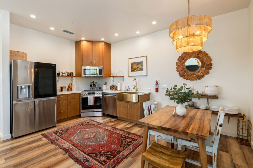 More Photos Of 302 N Main St, Lakeport Storefront For Sale