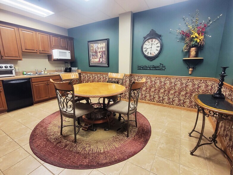 More Photos Of 20635 Abbey Woods Ct N, Frankfort Loft Creative Space For Lease