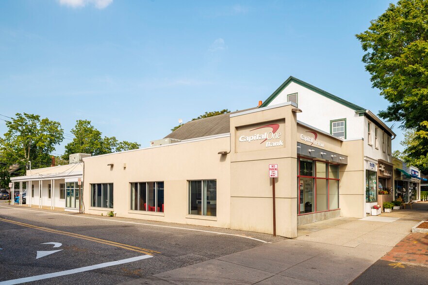 More Photos Of 40 Newtown Ln, East Hampton Storefront Retail Office For Lease