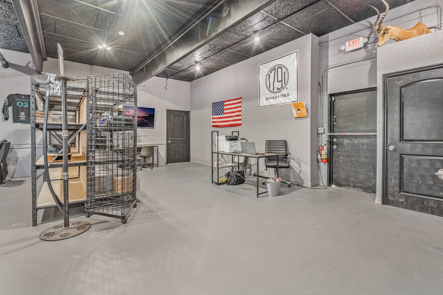 More Photos Of 1043 W Highway 50, Clermont Storefront For Sale