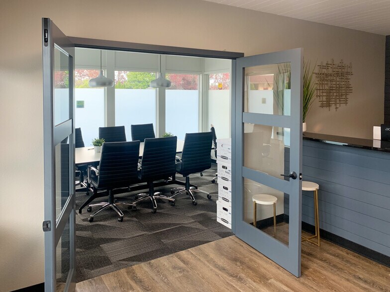 More Photos Of 12700 SW Pacific Hwy, Tigard Light Distribution For Sale