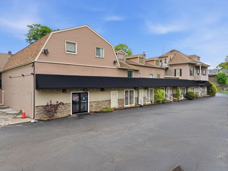 More Photos Of 50 Lake Ave, Worcester Office For Lease