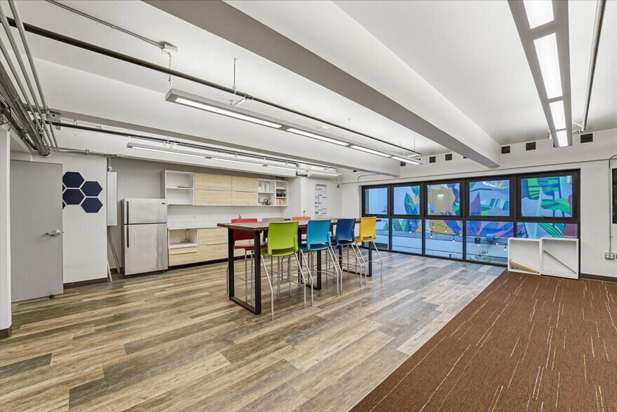 More Photos Of 387 S 1st St, San Jose Loft Creative Space For Lease
