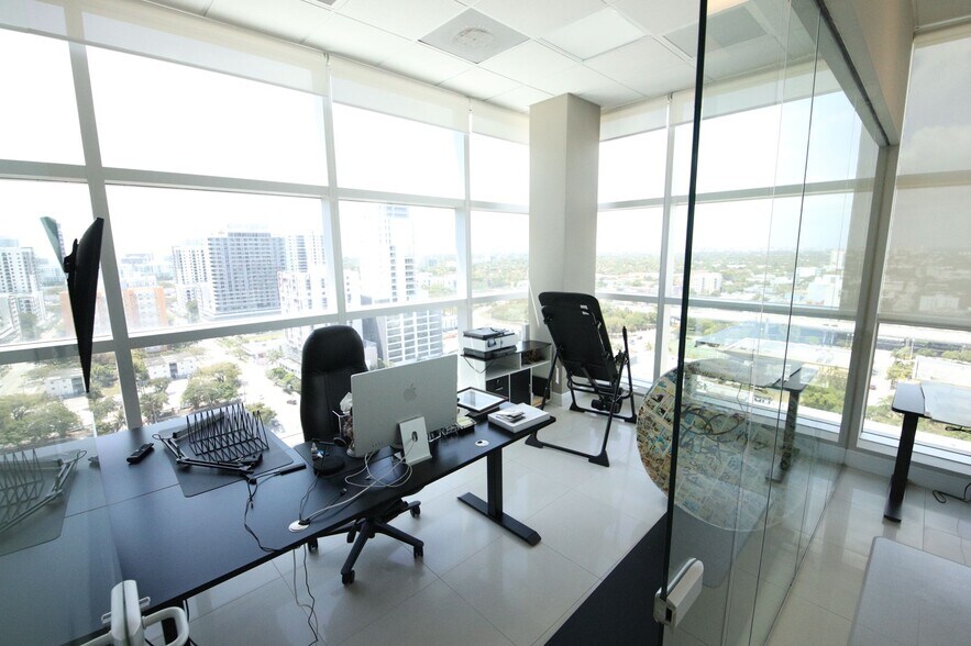 More Photos Of 175 SW 7th St, Miami Medical For Lease