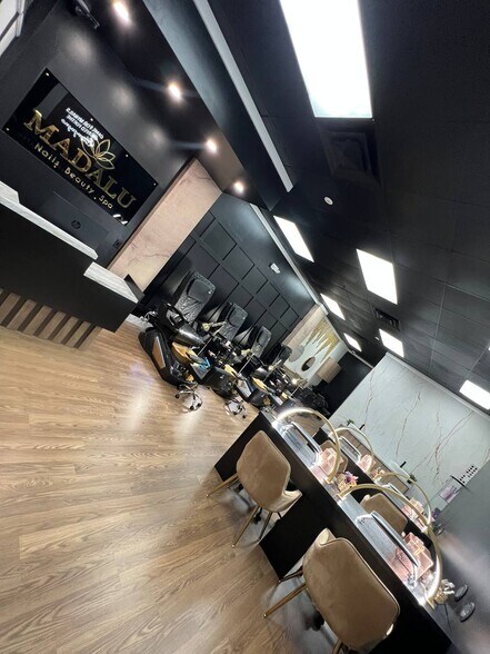 More Photos Of 14650 Gatorland Dr, Orlando General Retail For Sale