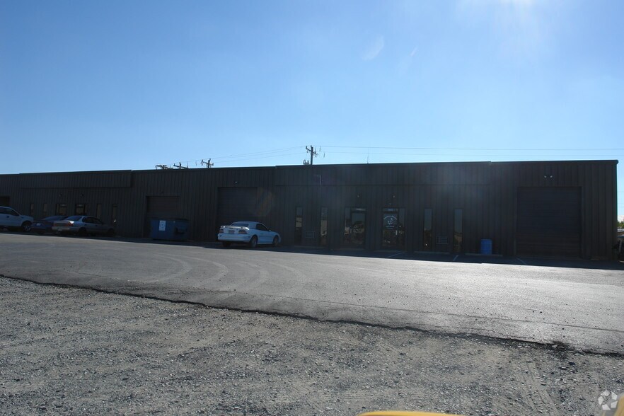 More Photos Of 3652-3662 Smith Farm Rd, Matthews Warehouse For Lease