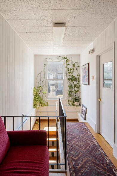 More Photos Of 78 Green St, Hudson Freestanding For Sale
